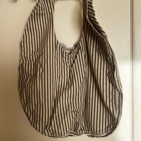 Orseund Iris Black and Tan Striped Tote - Picture 4 of 11